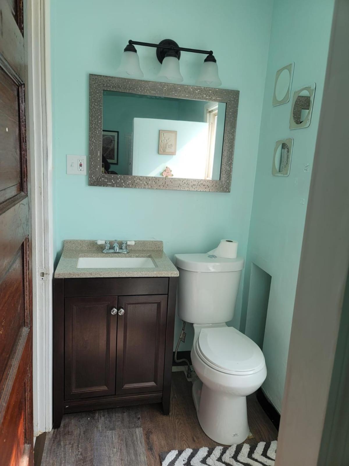 Tower Of Little Italy Apartment *
